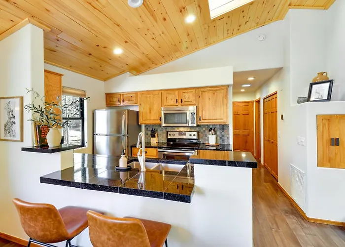Large Yard, Patio & Detached Casita In Show Show Low